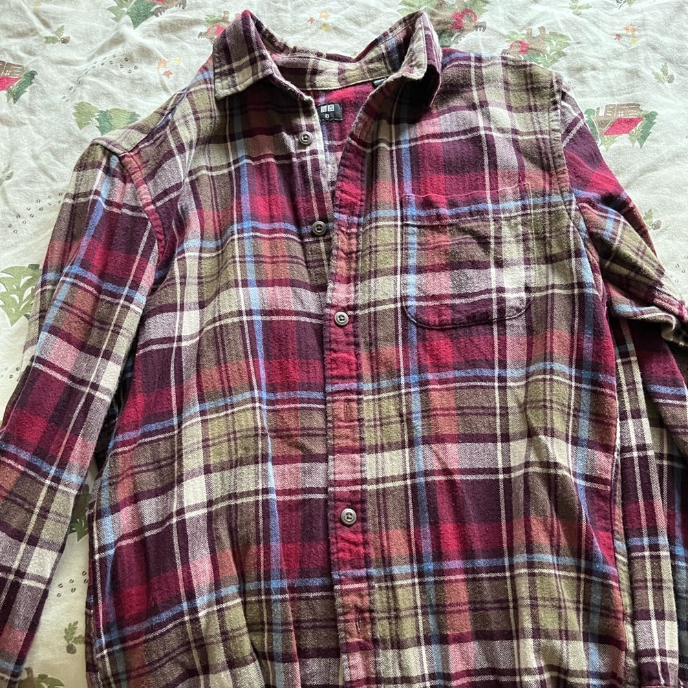 Uniqlo Men’s XS Flannel in Red/Gold